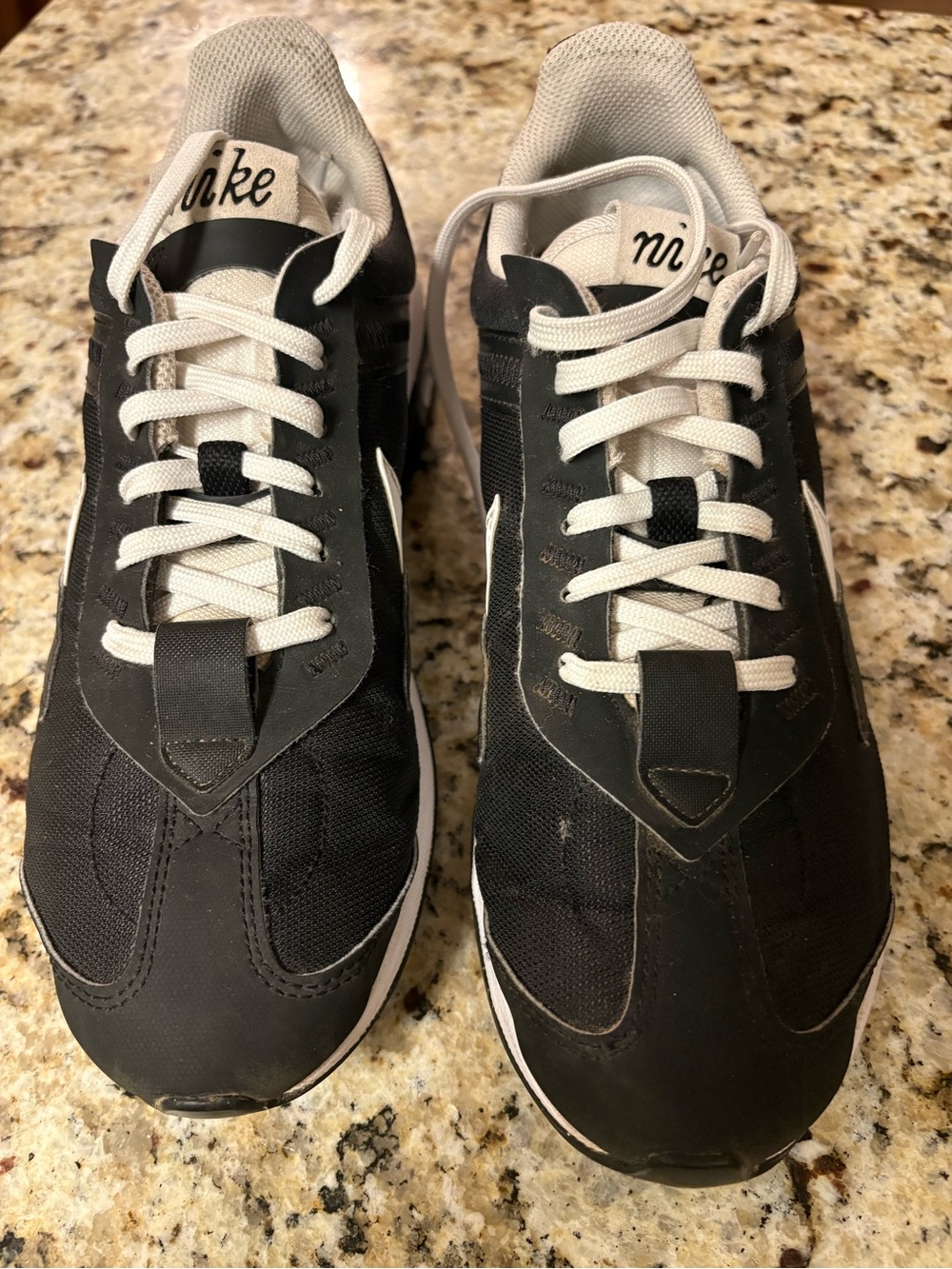 Women’s Nike Air Max Pre Day Black and White Athletic Sneakers Size US 9.5